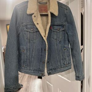 Women’s Levi's Blue Denim Jacket with Sherpa Lining